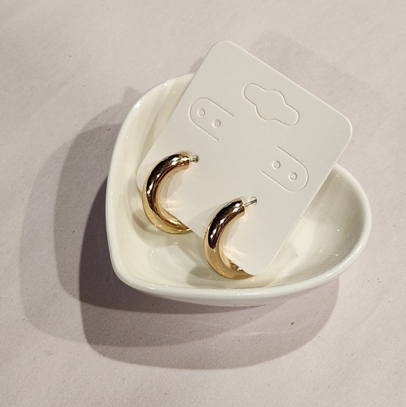 Chunky Gold-Toned Hoop Earrings - Picture 9 of 10